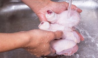 Nabavna cijena piletine oko euro po kilogramu! Šta mi to jedemo?(FOTO)