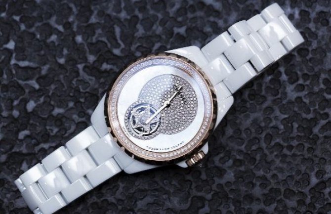 Chanel predstavlja limitirani model: Sat- J12 Flying Tourbillon (FOTO)