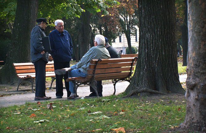 Penzioneri sa malim primanjima prinuđeni da se kreditno zadužuju da bi preživjeli
