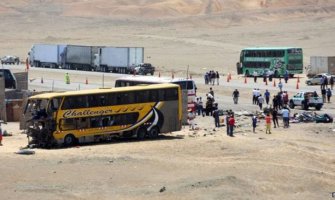 Najmanje 16 mrtvih u autobuskoj nesreći u Peruu