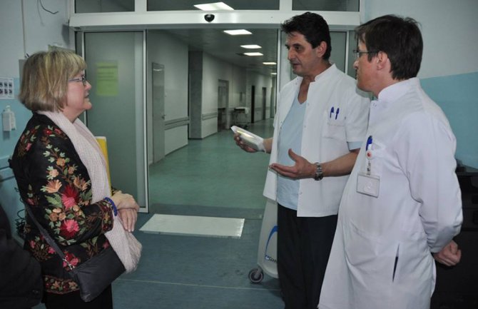 Uehara uručila donaciju ConMed-a Kliničkom centru 