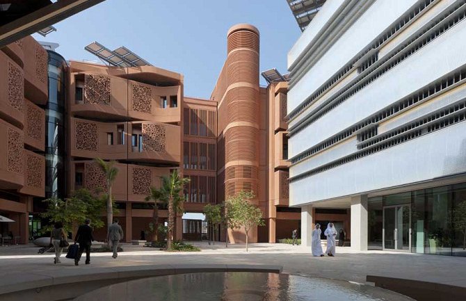 Devet postdiplomskih stipendija u Abu Dabiju za studente iz Crne Gore