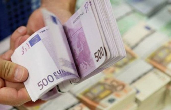 U bankama rekordna štednja i višak novca
