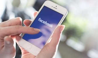 Facebook nasumično objavljuje stare postove