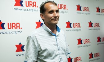 Ašanin: Parača se lažno predstavlja, ali će uskoro morati da parkira džipa