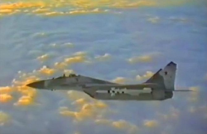 Ruski MIG-31 presreo američkog 