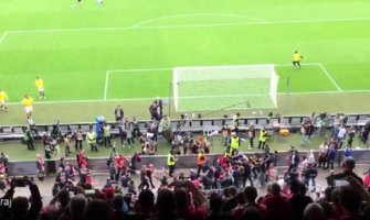 Navijači Liverpula i Sevilje se tukli pred finale Lige Evrope (Video)