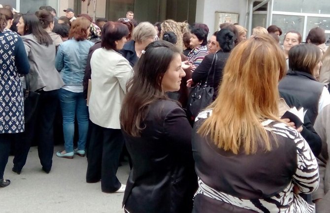 Majke zaprijetile protestima ispred Vlade 