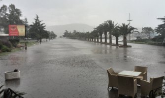 Nevrijeme jutros pogodilo Bar (VIDEO)(FOTO)
