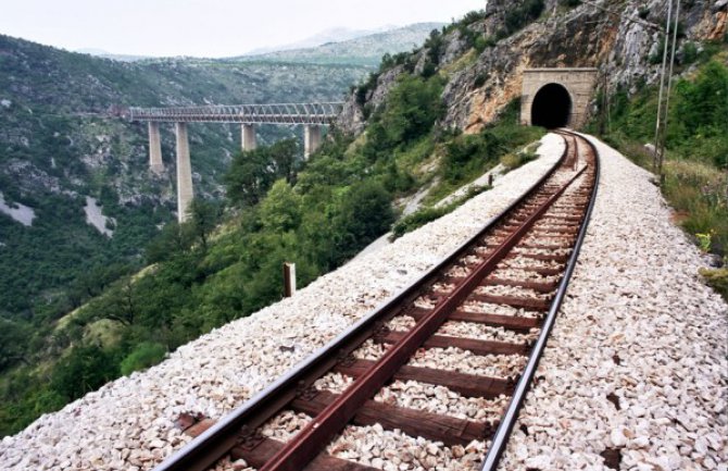 Kinezi ubrzavaju vozove na 80 kilometara na čas