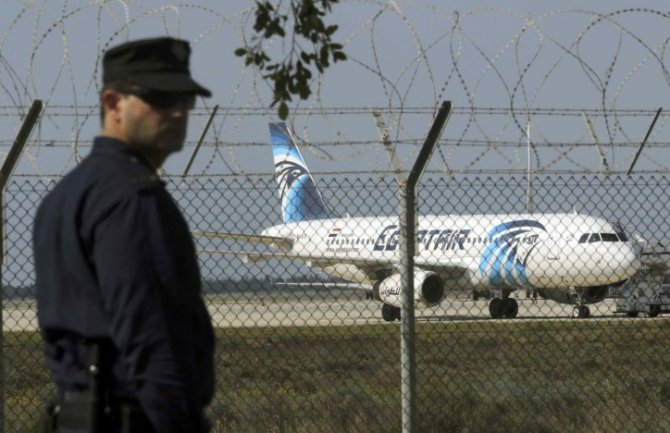  Odbor za istragu demantovao da je pali avion slao signale
