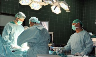 Postala prva žena u Velikoj Britaniji kojoj je izvršena transplantacija obje šake