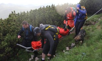 Helikopter MUP-a prevezao belgijskog turistu u KCCG (FOTO)