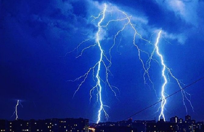 Snažno nevrijeme pogodilo Moskvu, ima povrijeđenih (VIDEO)
