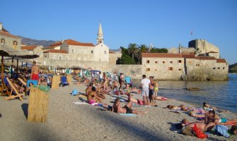 Zašto se najposjećenija plaža u Budvi zove Ričardova glava?