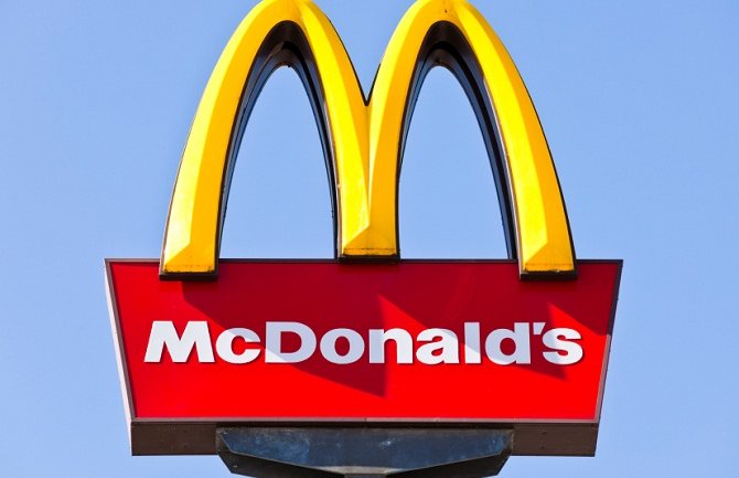 Beograd: Bivši radnik bacio nekoliko Molotovljevih koktela na Mekdonalds pun djece