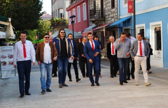 Koncerti na Cetinju ne mogu skrenuti pažnju građana sa teške socio-ekonomske situacije