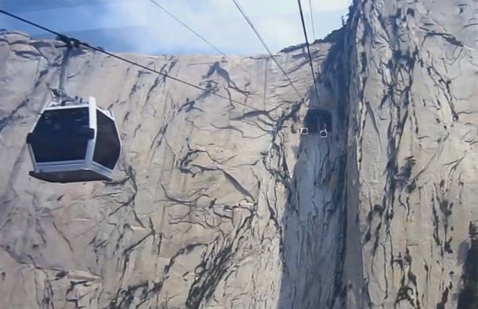 Kina: Žičara stala, 200 turista provelo noć na planini 