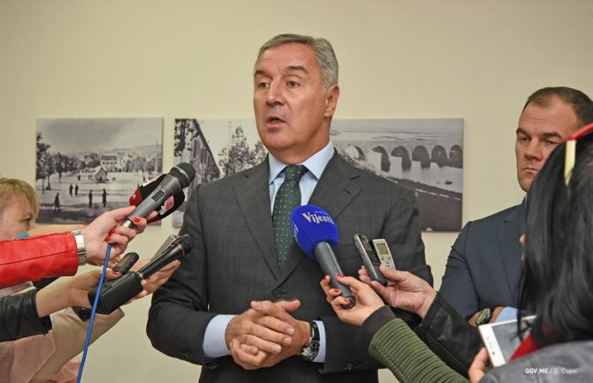 Đukanović: Nikada nećemo otvarati samo radi otvaranja i predizborne kampanje
