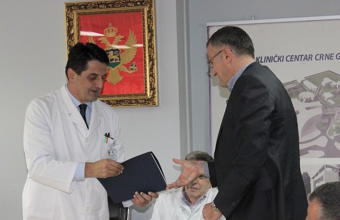 Crnogorski Telekom donirao 12.500 eura Kliničkom centru Crne Gore 