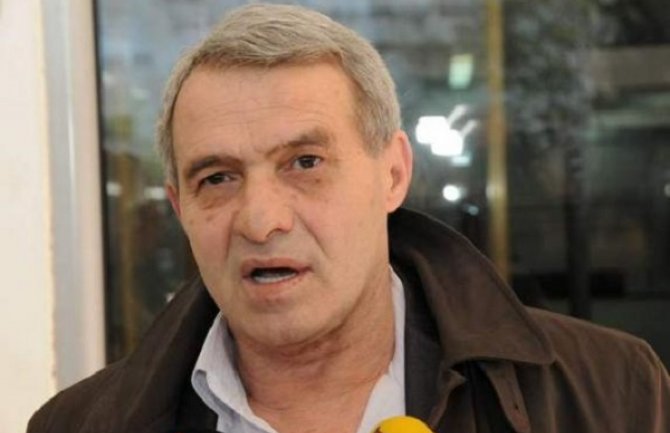 Vlada hitno da popravi položaj prosvjetnih radnika 