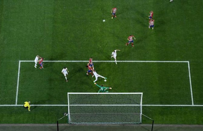 Navijač Atletika tuži UEFA zbog 