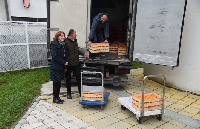 400 kg mandarina vrtiću od Rotari kluba Bijelo Polje