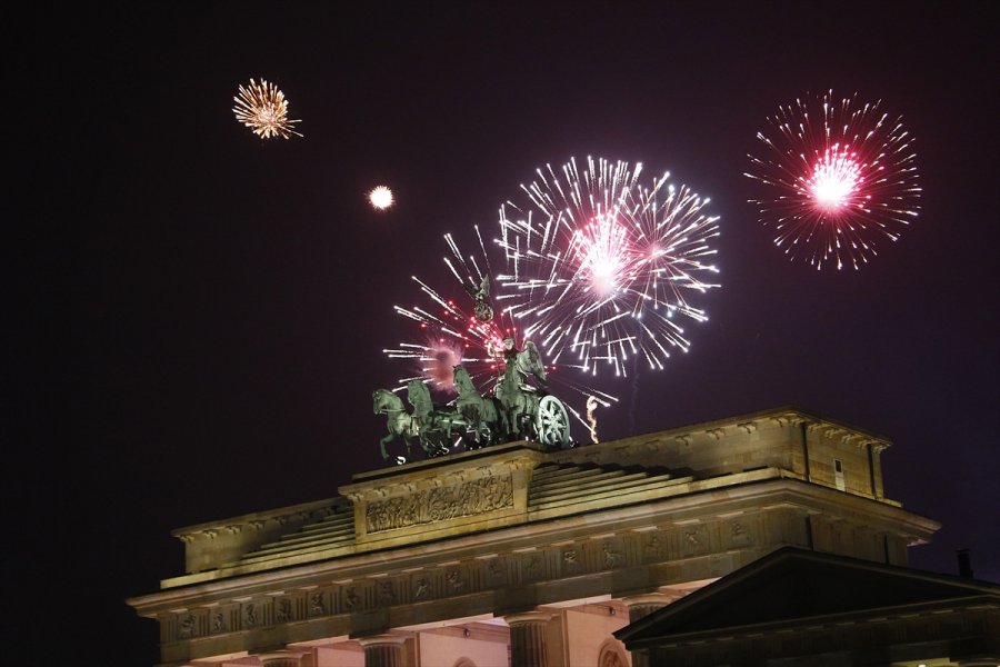 2017010122105168517577419Web