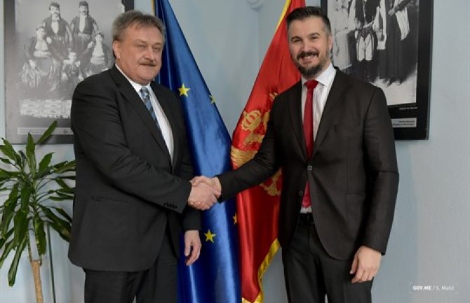 Zahvalni Sloveniji na izuzetnoj dosadašnjoj saradnji i pomoći 