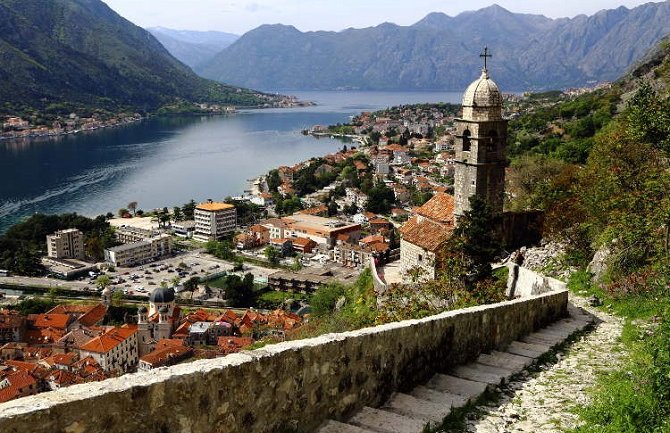 Danas pretežno sunčano i toplo, do 35 stepeni
