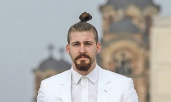 Beli: Tomo, siđi da mi predaš ključ
