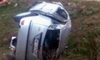 Djevojka životno ugrožena u udesu Nikšiću, sletjela sa puta