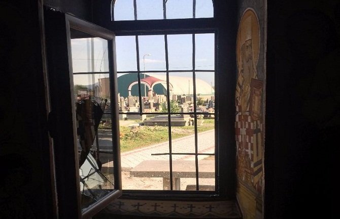 Pokušali da obiju crkvu u Tološima