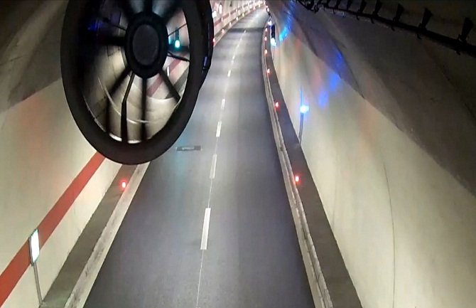 U tunelu Vrmac pao ventilator i oštetio 2 vozila