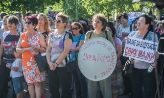 Majke neće odustati od naknada, porodice prevarene izbornom pričom o boljem životu