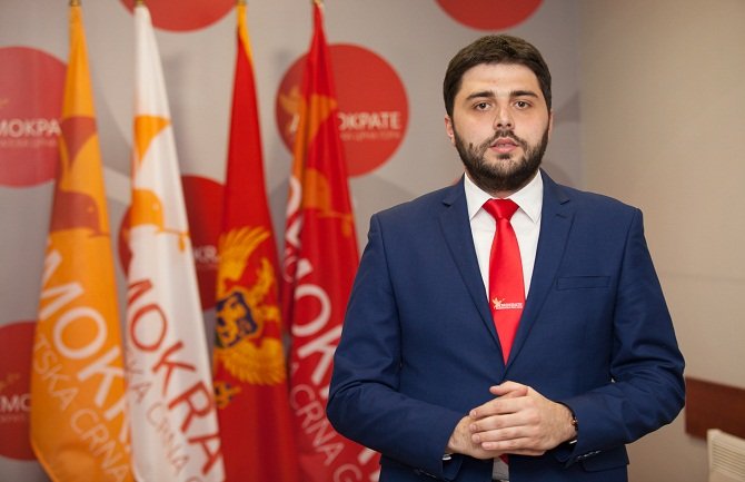Simović i Vlada udarili na sirotinju, majke i nejake