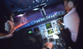 Snažne turbulencije na letu iz Pariza, povrijeđeno 26 osoba