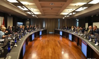 DN: Vladaće se u 2018. zadužiti 295 miliona eura