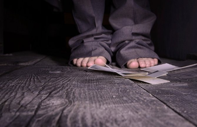 Nakon slave poveo dječaka(14) iz komšiluka kući i silovao ga cijelu noć 