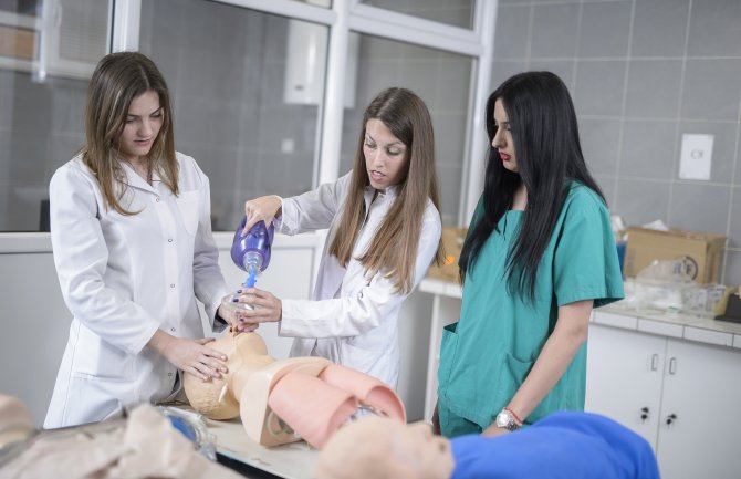 Struka podržala stav Medicinskog fakulteta o obrazovanju medicinskih sestara u Podgorici