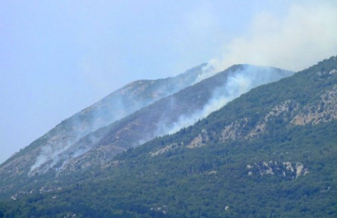 Požari pod kontrolom, vatrogasci na izmaku snaga