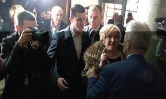 Sjutra o ukidanju imuniteta poslanicima DF-a