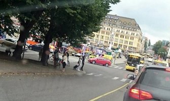 Policija upucala muškarca koji je na tržnici izveo napad nožem (VIDEO)