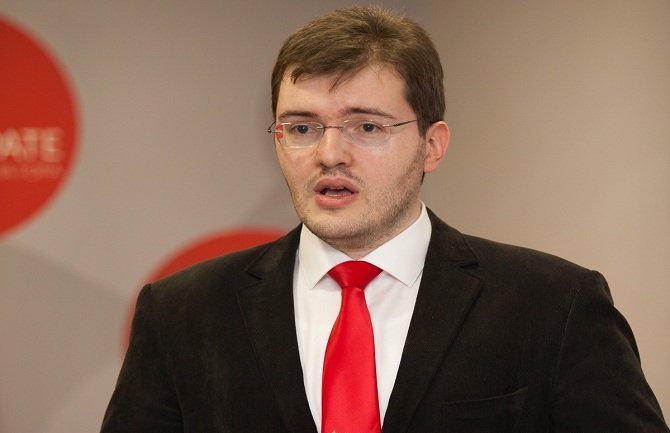 Koprivica kazao da Bečićev magistarski rad nije plagijat: Sadrži 75 fusnota i 49 izvora