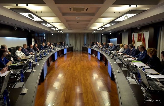 Tužbe službenika protiv države, Kusovac: Imamo problem s lojalnošću i službeničkom etikom