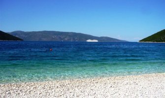 Plažu i barove zatvorili zbog 17 ljudi viška, ne poštuju mjere