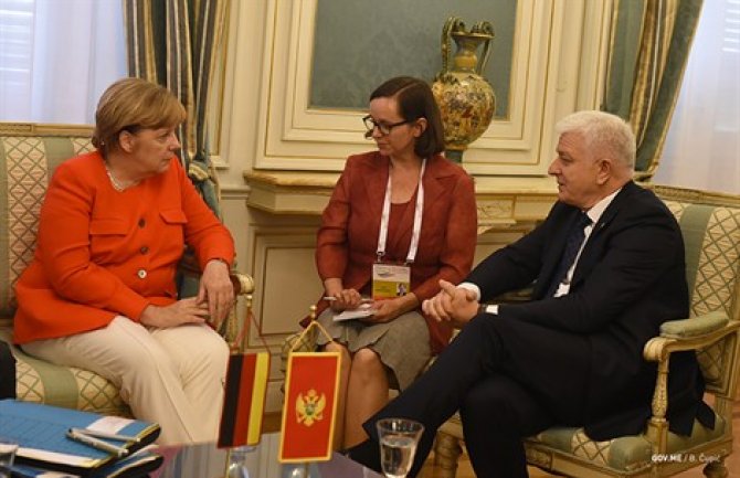 Marković čestitao Merkelovoj: U Vladi CG imate pouzdanog partnera
