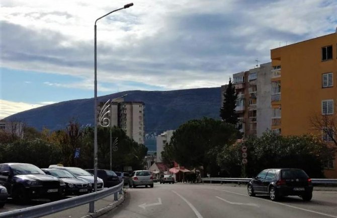 Herceg Novi oblači novogodišnje ruho