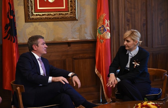 Neophodne investicije u proizvodne energetske kapacitete CG i Albanije