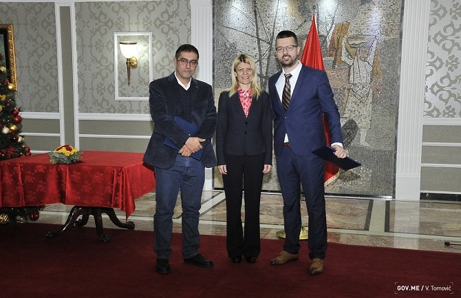 Pajoviću i Ćalasanu uručene nagrade za naučna dostignuća u 2017.